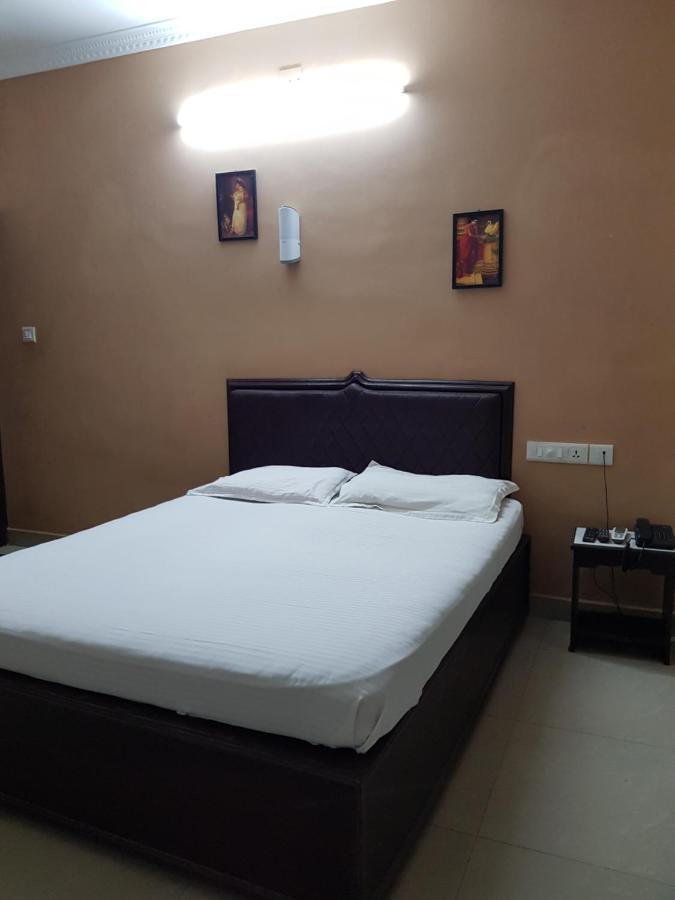All Seasons Guest House Thiruvananthapuram ภายนอก รูปภาพ