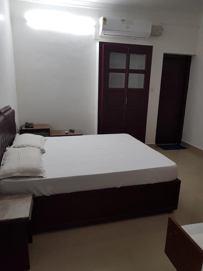 All Seasons Guest House Thiruvananthapuram ภายนอก รูปภาพ